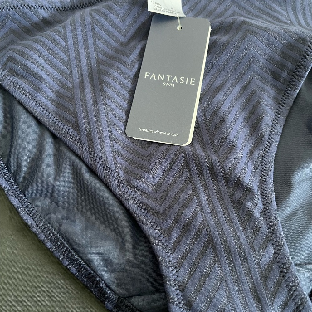 Fantasie Navy Chevron Bikini Bottoms w/ Gold Metal Accents - size M - NWT - Picture 5 of 5